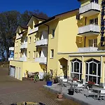 Inselhotel Ruegen 호텔 괴렌