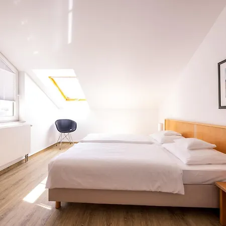 酒店 Inselhotel Ruegen 3*