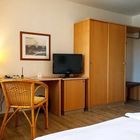 Inselhotel Ruegen 奥斯特巴德·哥伦